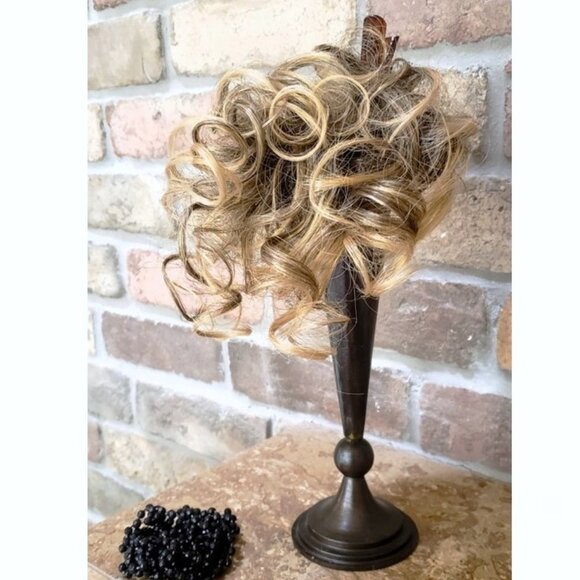 A Whole Bunch of Hair Accessories! - Picture 3 of 14